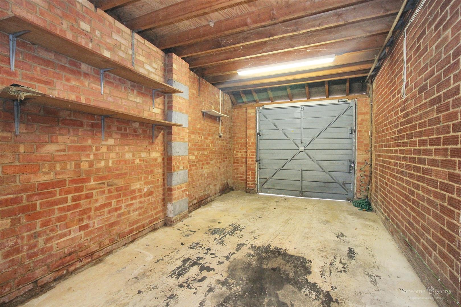 Links Drive, Tilehurst, Reading